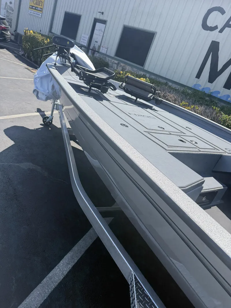 Slide: The Image of Xpress H 20 CRAPPIE 2027 - 11