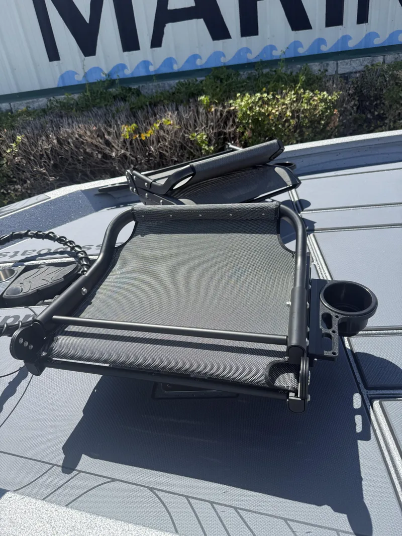 Slide: The Image of Xpress H 20 CRAPPIE 2027 - 16