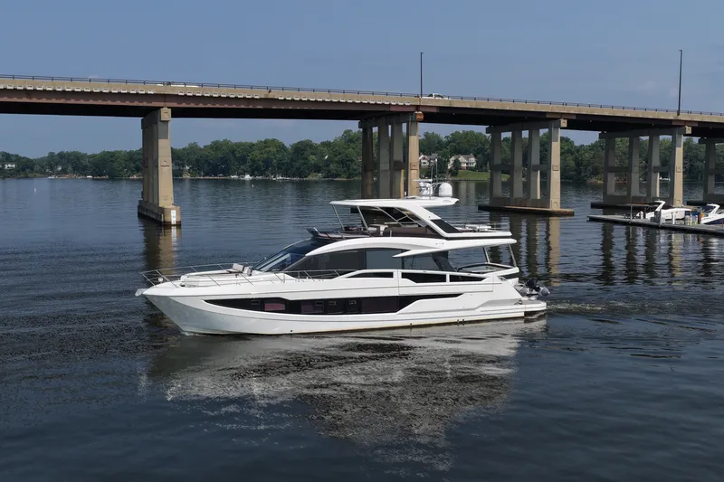 Slide: The Image of Galeon 640 FLY 2018 - 1