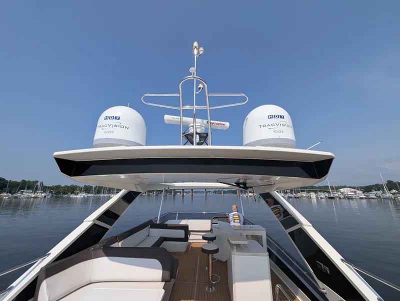 Slide: The Image of Galeon 640 FLY 2018 - 24