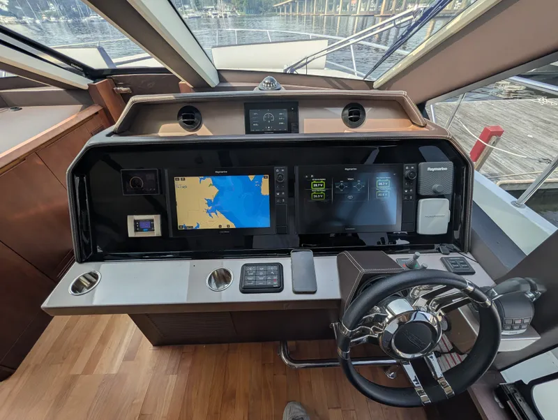 Slide: The Image of Galeon 640 FLY 2018 - 30