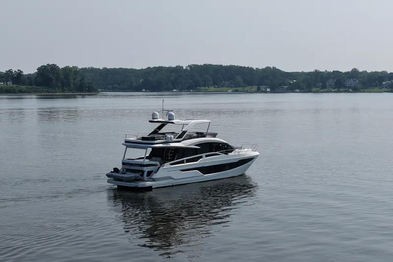 Slide: The Image of Galeon 640 FLY 2018 - 11