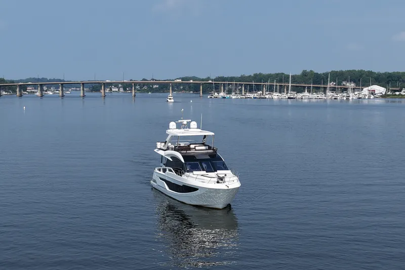 Slide: The Image of Galeon 640 FLY 2018 - 19