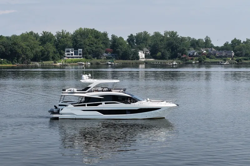 Slide: The Image of Galeon 640 FLY 2018 - 14