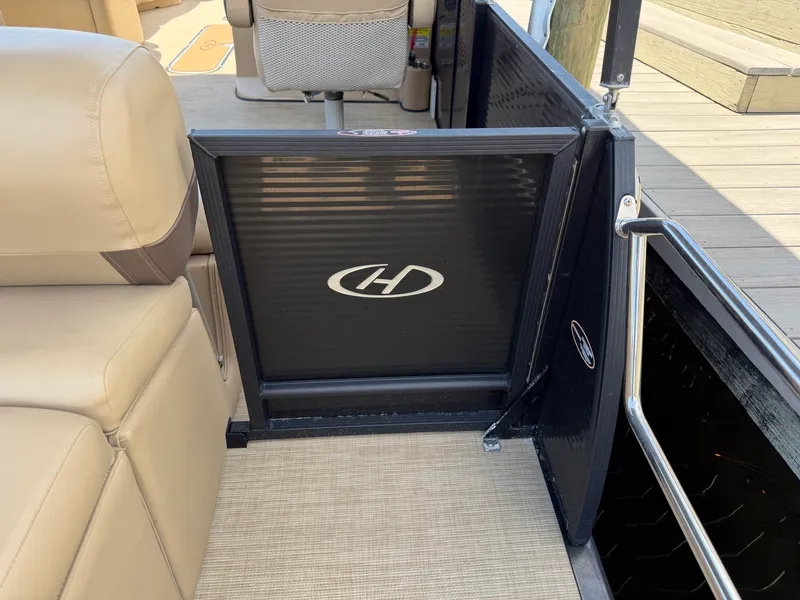 Slide: The Image of Harris 230 CRUISER 2020 - 30