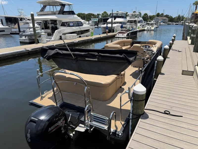 Slide: The Image of Harris 230 CRUISER 2020 - 42