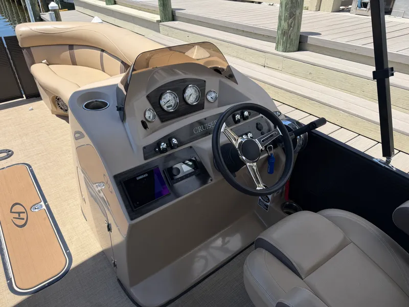 Slide: The Image of Harris 230 CRUISER 2020 - 16