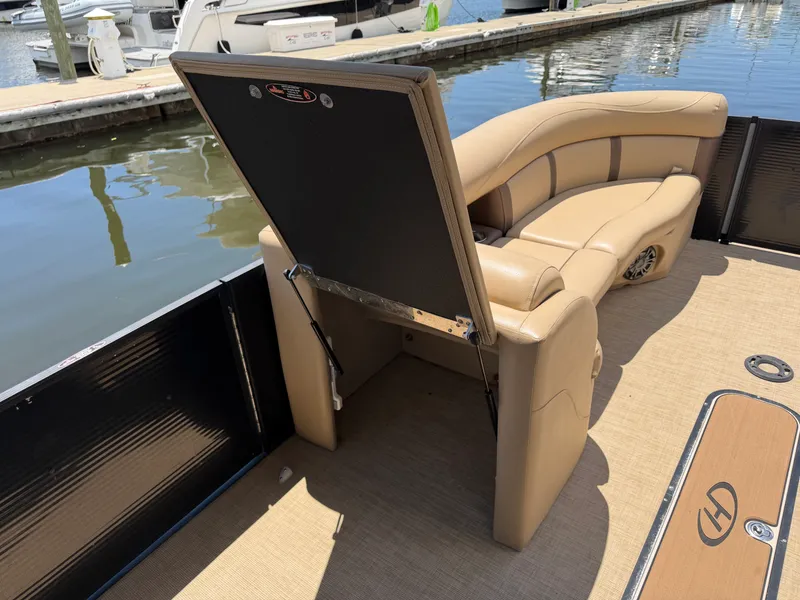 Slide: The Image of Harris 230 CRUISER 2020 - 24