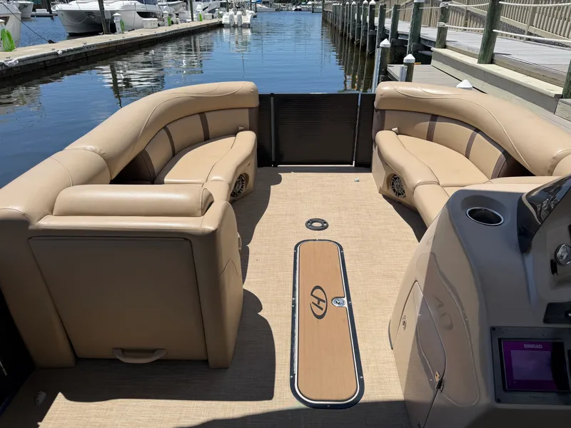 Slide: The Image of Harris 230 CRUISER 2020 - 13