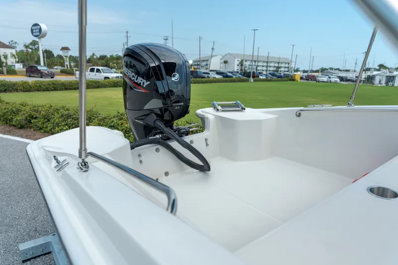 Slide: The Image of Boston Whaler 160 Super Sport 2027 - 15