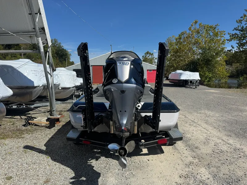 Slide: The Image of Skeeter ZXR20 2023 - 11