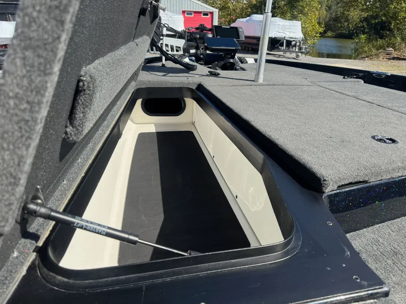 Slide: The Image of Skeeter ZXR20 2023 - 13