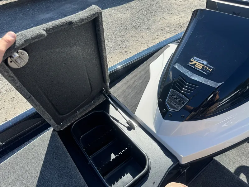 Slide: The Image of Skeeter ZXR20 2023 - 27