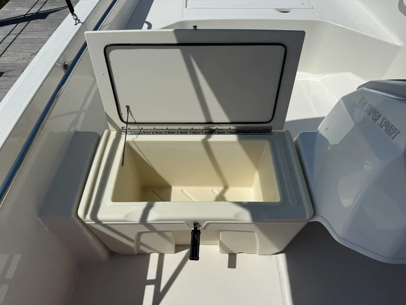 Slide: The Image of Boston Whaler 160 Super Sport 2027 - 11