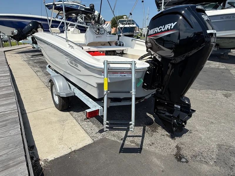 Slide: The Image of Boston Whaler 160 Super Sport 2027 - 6