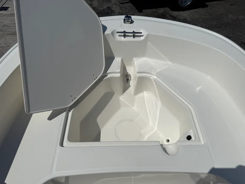 Slide: The Image of Boston Whaler 160 Super Sport 2027 - 14
