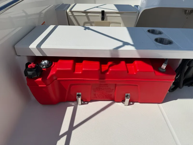 Slide: The Image of Boston Whaler 160 Super Sport 2027 - 13
