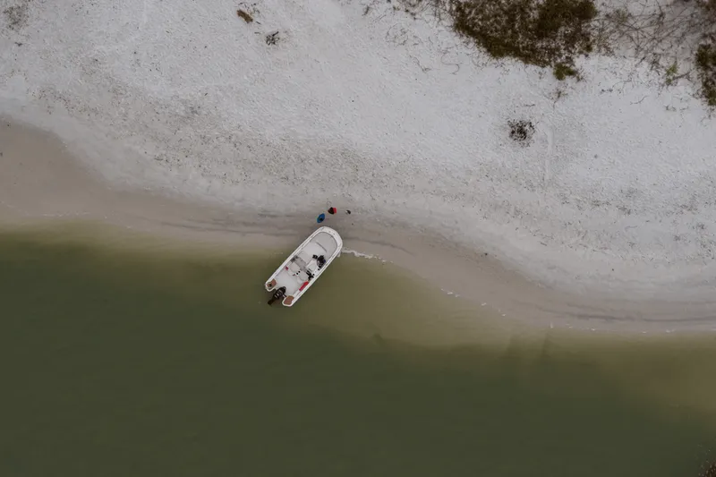 Slide: The Image of Boston Whaler 160 Super Sport 2027 - 9