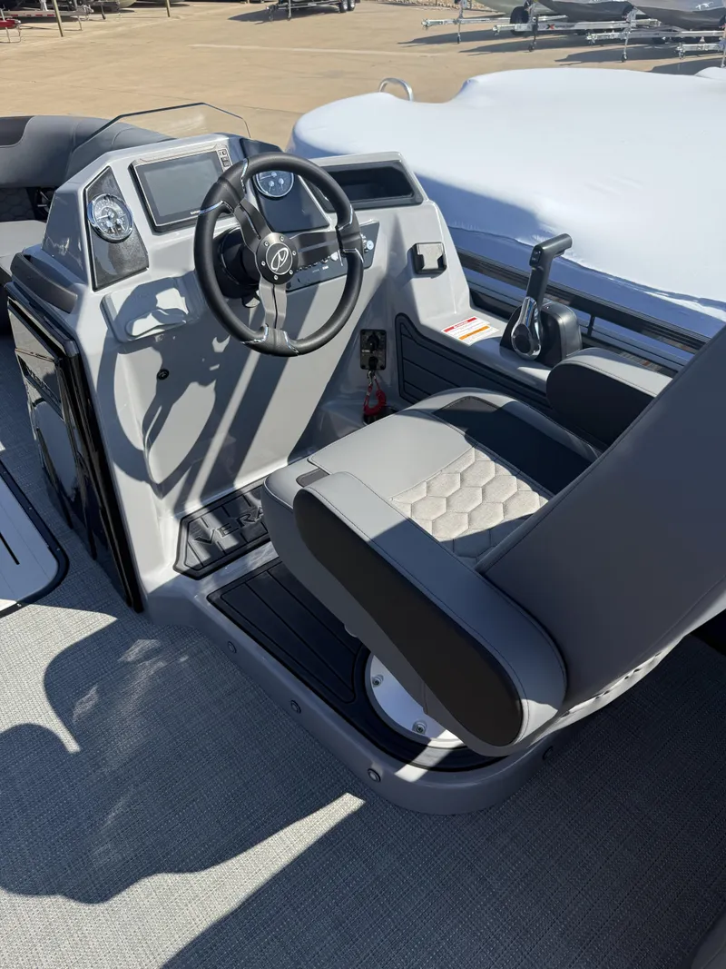 Slide: The Image of Veranda VR235VL3 2027 - 1