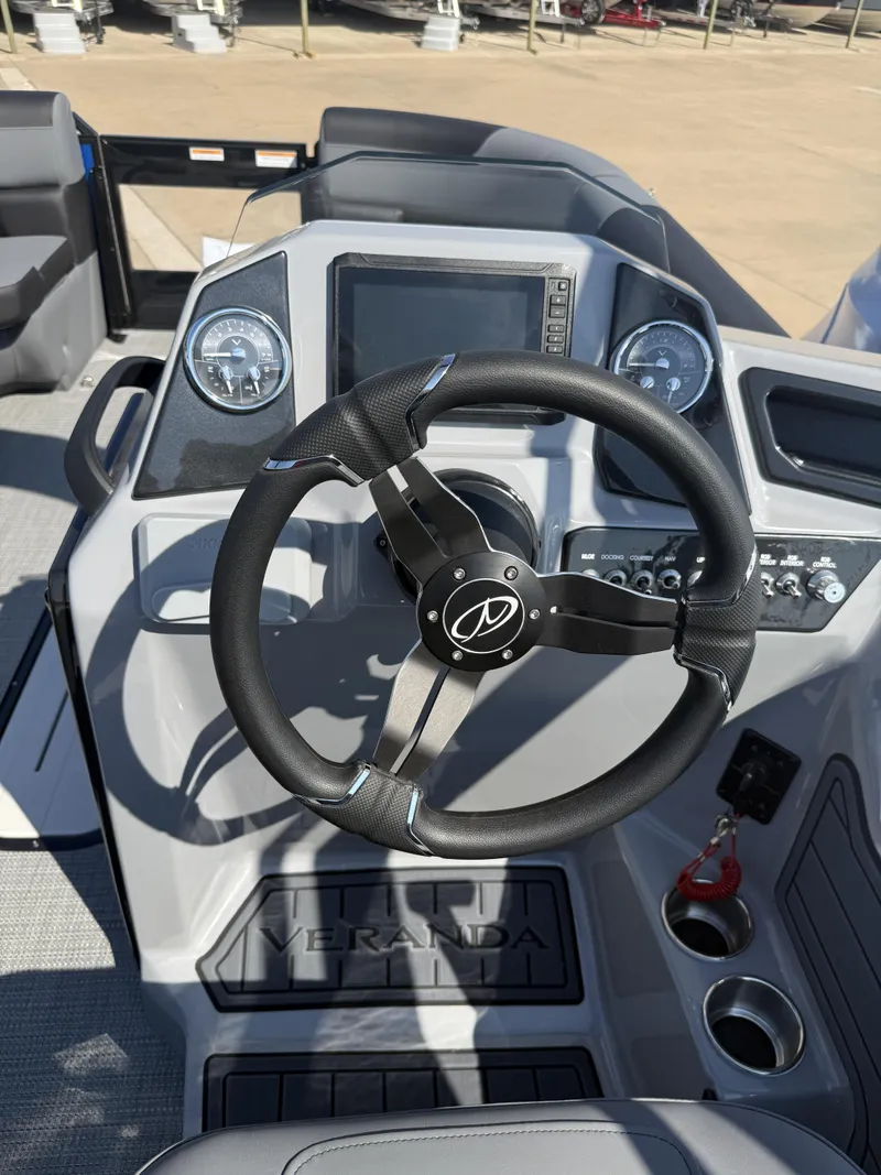 Slide: The Image of Veranda VR235VL3 2027 - 3