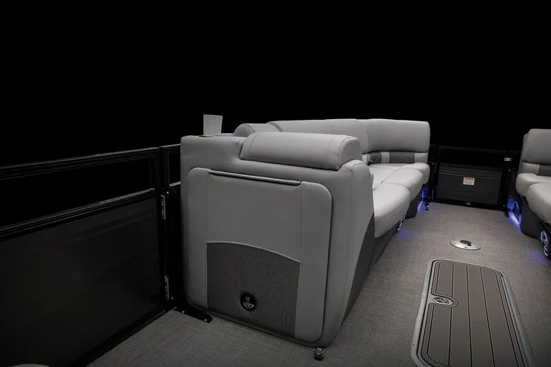 Slide: The Image of Regency 250 LE3 Sport 2023 - 23