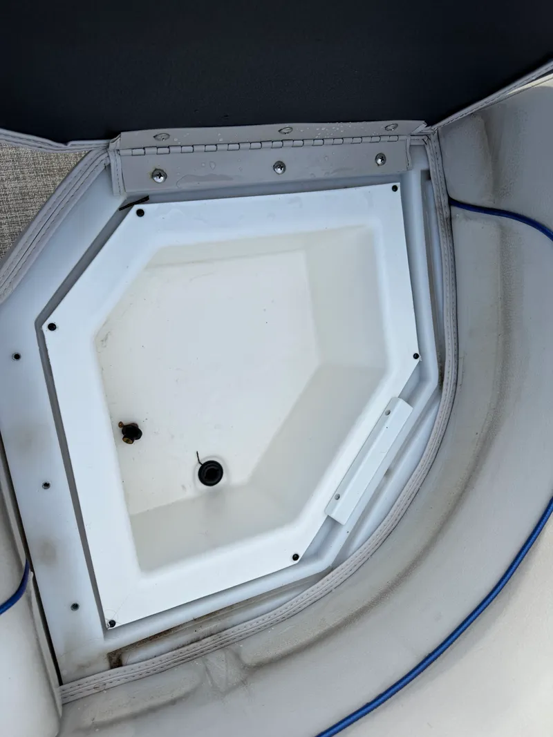 Slide: The Image of SunCatcher SELECT 322 SS 2022 - 33