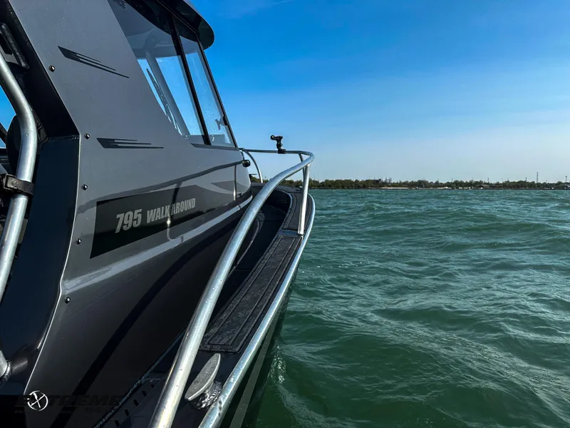 Slide: The Image of Mid Cleat and Starboard Side View - 8