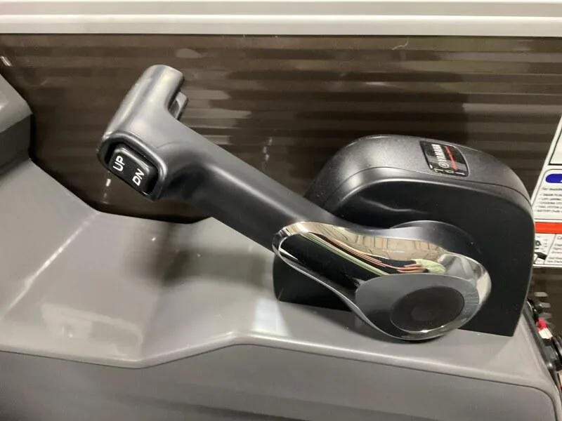 Slide: The Image of Throttle control lever of 2025 Bennington 188 SS Family Fish Pontoon boat. - 30