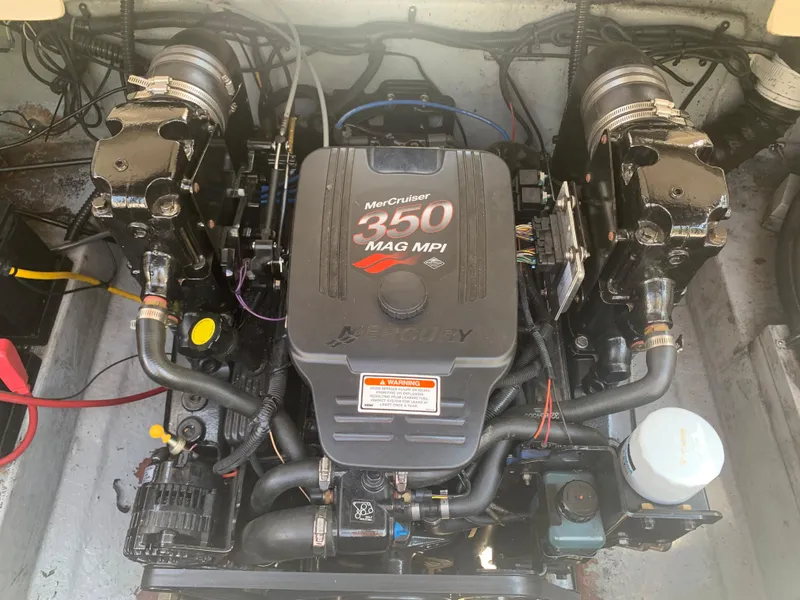 Slide: The Image of 2004 Crownline 270 BR boat engine, MerCruiser 350 MAG MPI. - 23
