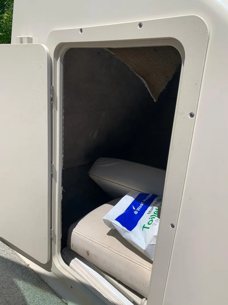 Slide: The Image of Crownline Boats 270 BR 2004 - 52