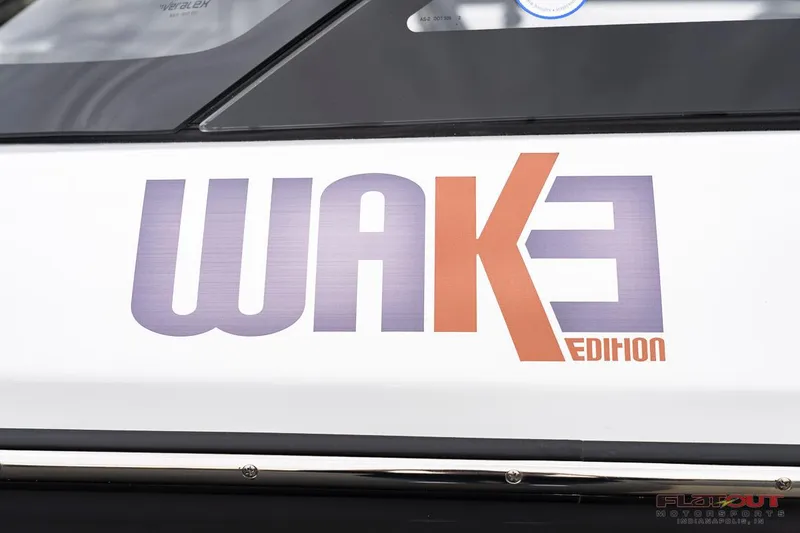 Slide: The Image of 2023 Scarab 215 ID Wake Edition logo on boat exterior - 16