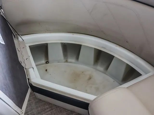 Slide: The Image of Berkshire 22 RFX LE 2023 - 16