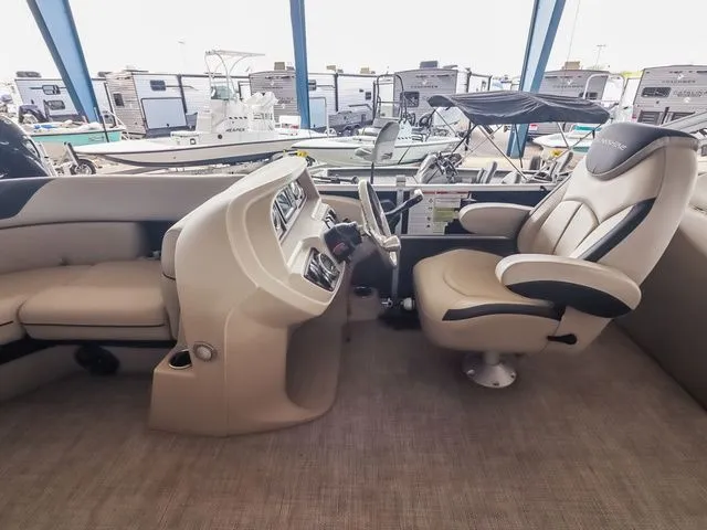 Slide: The Image of Berkshire 22 RFX LE 2023 - 6