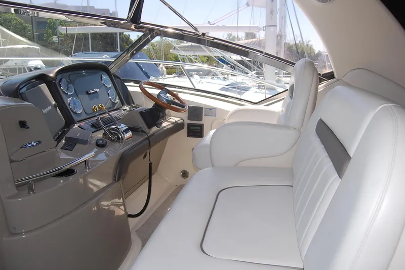 Slide: The Image of Sea Ray 390 Sundancer 2005 - 54