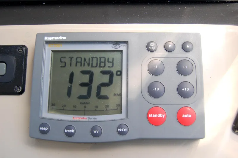 Slide: The Image of Sea Ray 390 Sundancer 2005 - 57