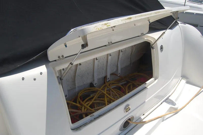 Slide: The Image of Sea Ray 390 Sundancer 2005 - 69