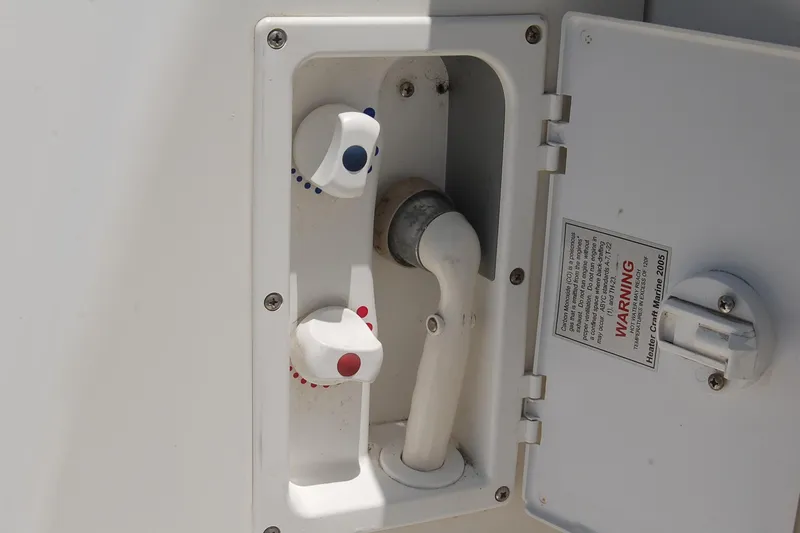 Slide: The Image of Sea Ray 390 Sundancer 2005 - 70