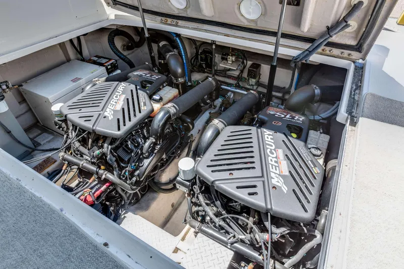 Slide: The Image of Sea Ray 390 Sundancer 2005 - 75