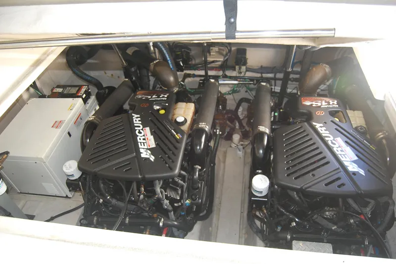 Slide: The Image of Sea Ray 390 Sundancer 2005 - 76