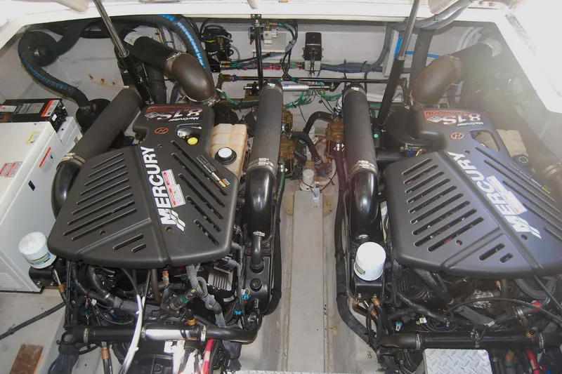 Slide: The Image of Sea Ray 390 Sundancer 2005 - 77