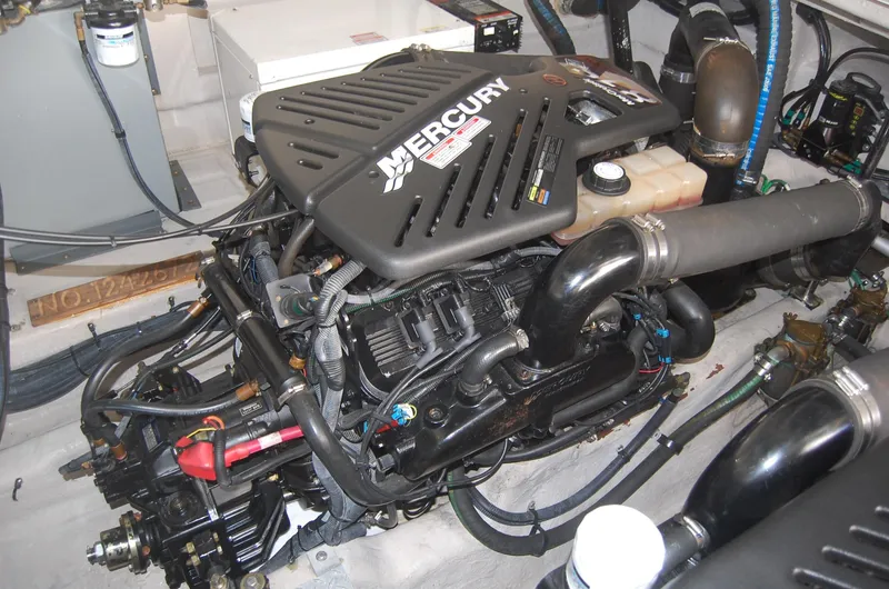 Slide: The Image of Sea Ray 390 Sundancer 2005 - 78