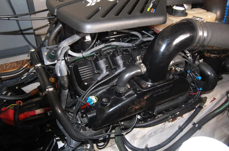 Slide: The Image of Sea Ray 390 Sundancer 2005 - 80