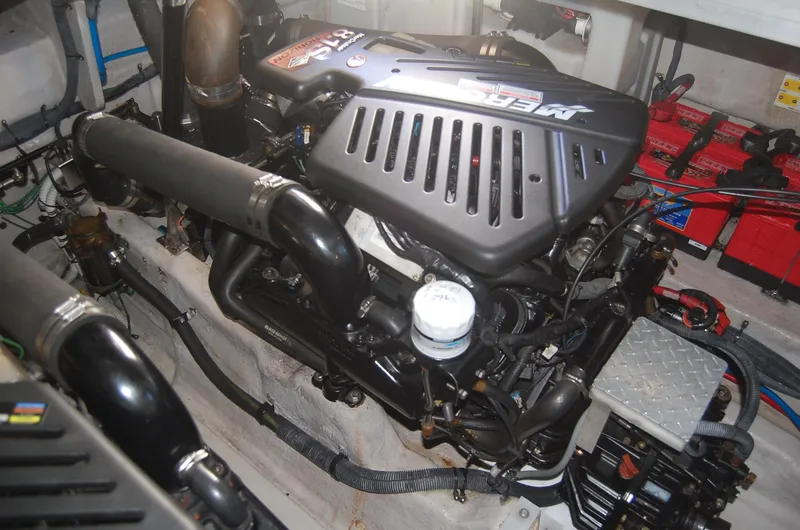 Slide: The Image of Sea Ray 390 Sundancer 2005 - 81