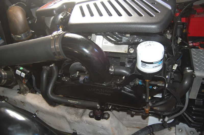 Slide: The Image of Sea Ray 390 Sundancer 2005 - 83