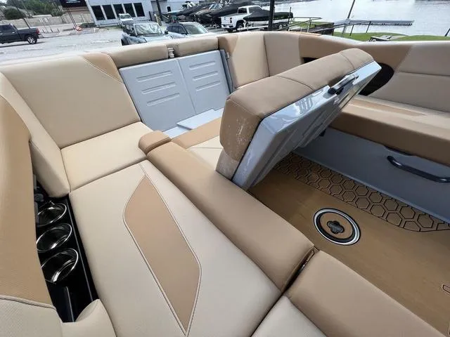 Slide: The Image of MasterCraft NXT24 2023 - 13