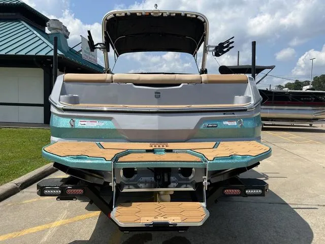 Slide: The Image of MasterCraft NXT24 2023 - 9