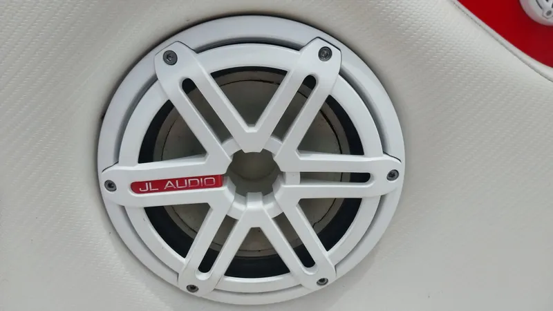 Slide: The Image of MasterCraft X2 2011 - 11