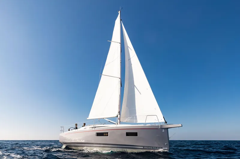 Slide: The Image of Beneteau Oceanis 34.1 2024 - 0