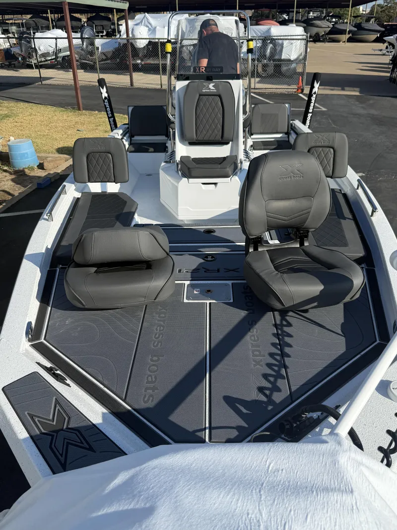 Slide: The Image of Xpress XR 21 BAY 2027 - 24
