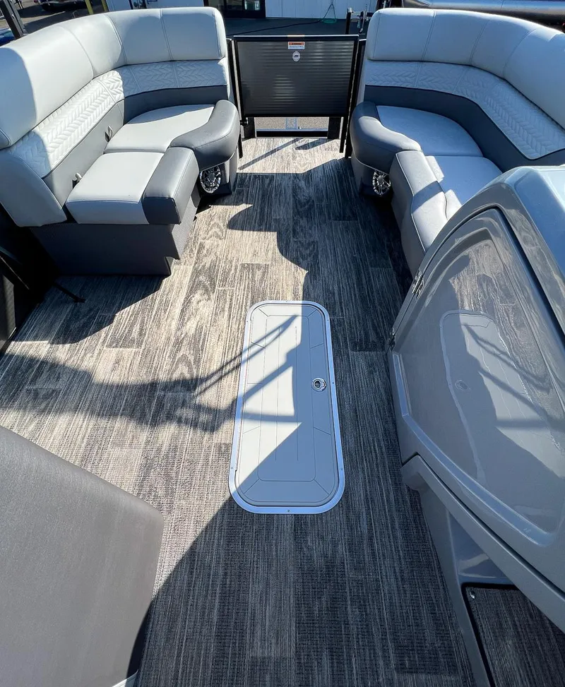 Slide: The Image of Godfrey Monaco 235 FS 2023 - 10